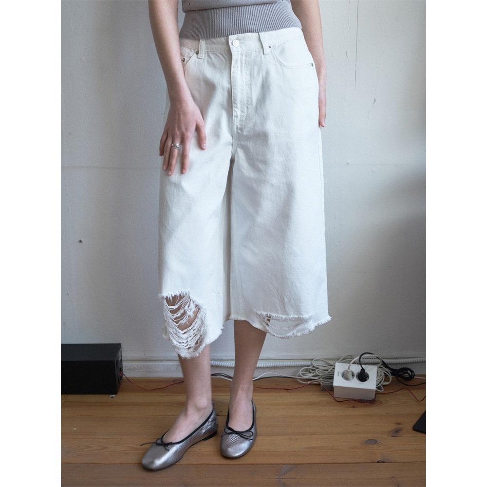 MILLO WOMEN ダメージ加工デニムバミューダパンツ
