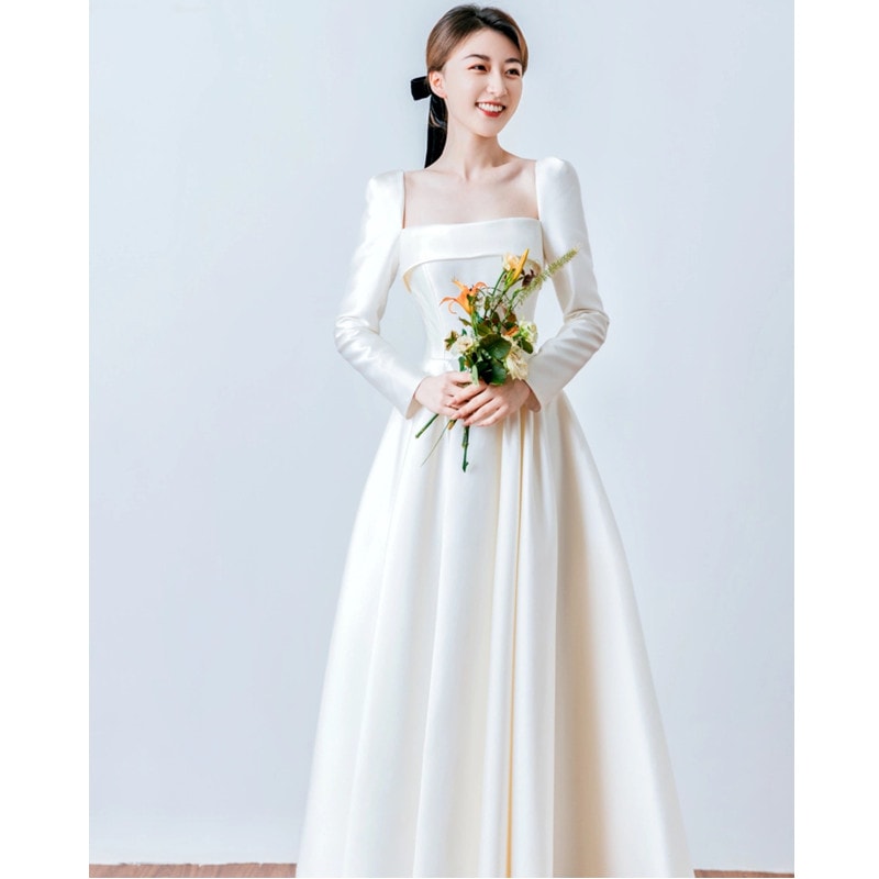サテンの軽ウエディングドレスフレンチ長袖2023新婦結婚で細身に見える白の韓国式お出かけ紗