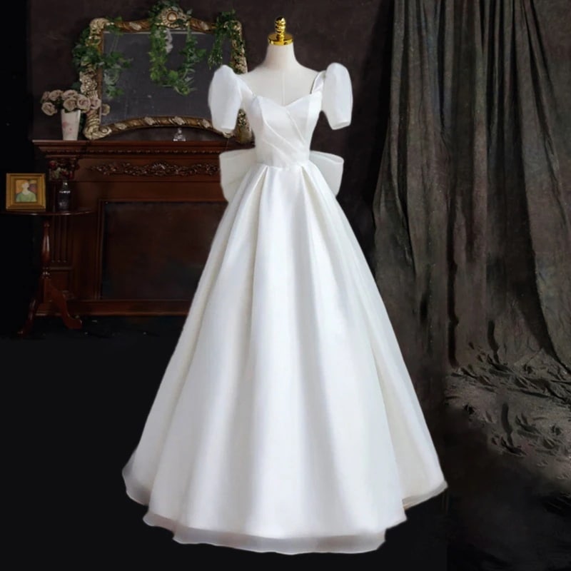 サテン ウェディングドレス 2024 花嫁 ライト メイン ウェディング ドレス レトロ パレス スタイル シンプルで気品のあるドア ドレス