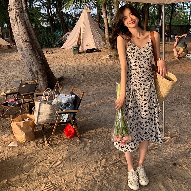 レトロ風 ワンピース ノースリーブ 春 夏 きれいめ カジュアル かわいい aライン Aライン フレア ワンピドレス 膝下 ミモレ ミモレ丈 7分丈 Vネック 深 Vネック フレア セミフレア スリム 6,142円