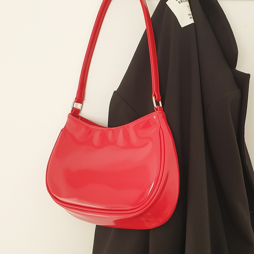 ベーリングエナメルショルダーバッグ