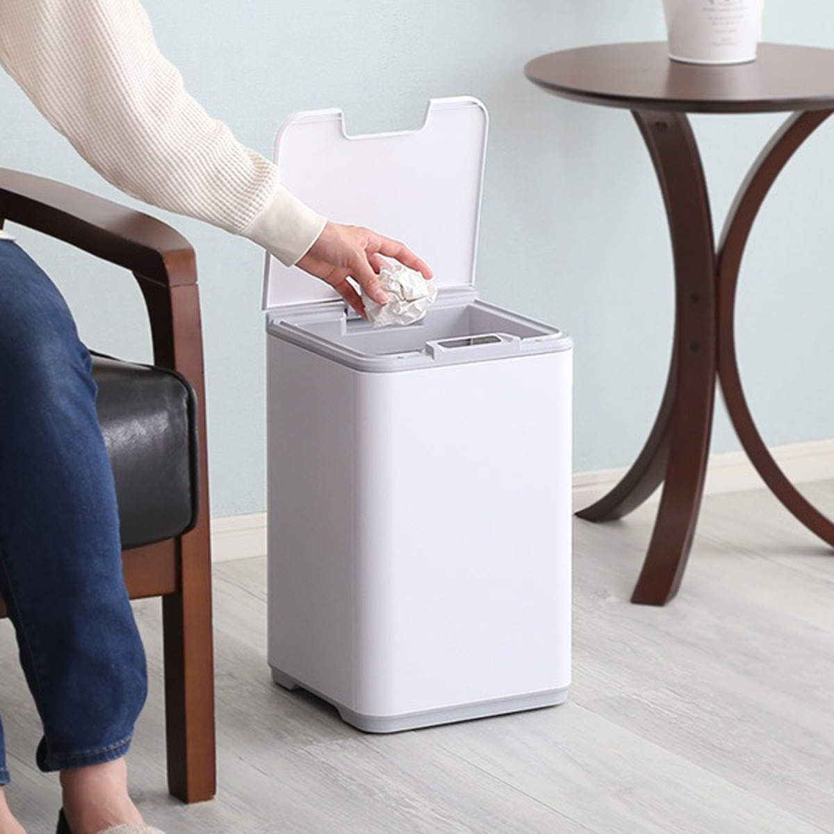 縦開き 自動開閉ゴミ箱 10L センサー感知 どことでも使える乾電池式 5,351円