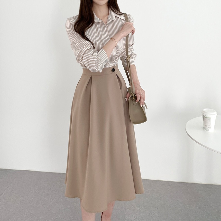 ツーピース風ストライプシャツワンピース シャツワンピースベージュ ストライプ ミモレ丈 長袖 韓国 レディース オルチャン ツーピース風 膝下 ミモレ 襟付き ロングワンピース