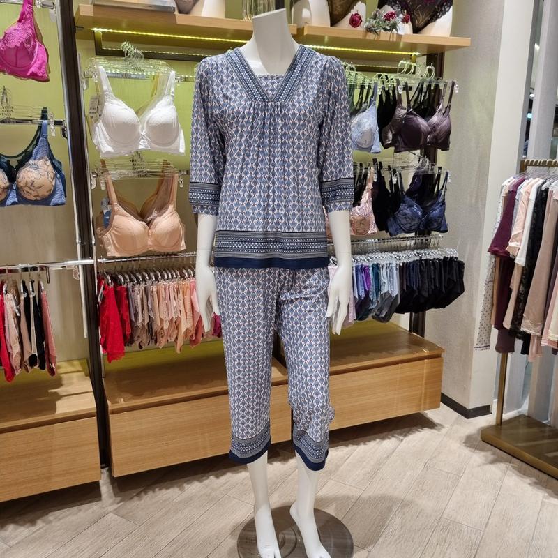 伸縮性が良く柔らかく動きやすいポリウレタン幾何学ボーダー捺染女性用室内着セット(VEVEP3711F)