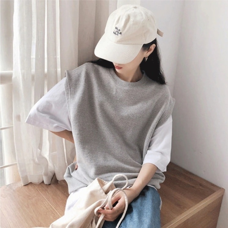 トップス ベスト ミディアム丈 半端丈 フレンチスリーブ ラウンドネック ストレート ワイド レイヤード 伸縮性 かわいい 大人可愛い きれいめ シンプル カジュアル 大人 おしゃれ お洒落