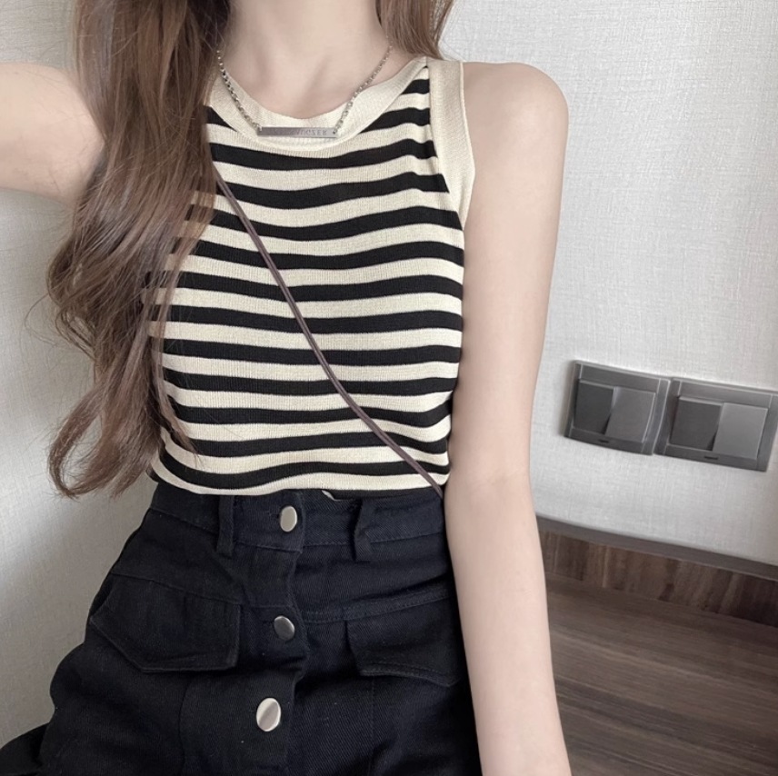 トップス カットソー 袖なし ノースリーブ ラウンドネック かわいい 大人可愛い きれいめ シンプル カジュアル 大人 上品 おしゃれ お洒落 大人女子 こなれ感 ラフ ラブリー キュート ガーリー