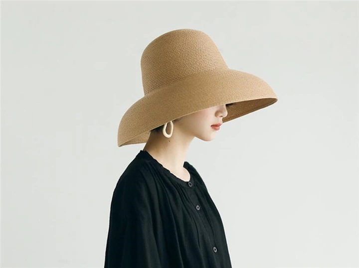 大人気！ 大HIT記念お見逃しなく 新作 麦わら帽子 折りたたみ レディース UV 日焼け ハット ファッション 柔らかい 軽い 日焼け防止 小顔 百掛け ビーチワンビース お出かけ 帽子