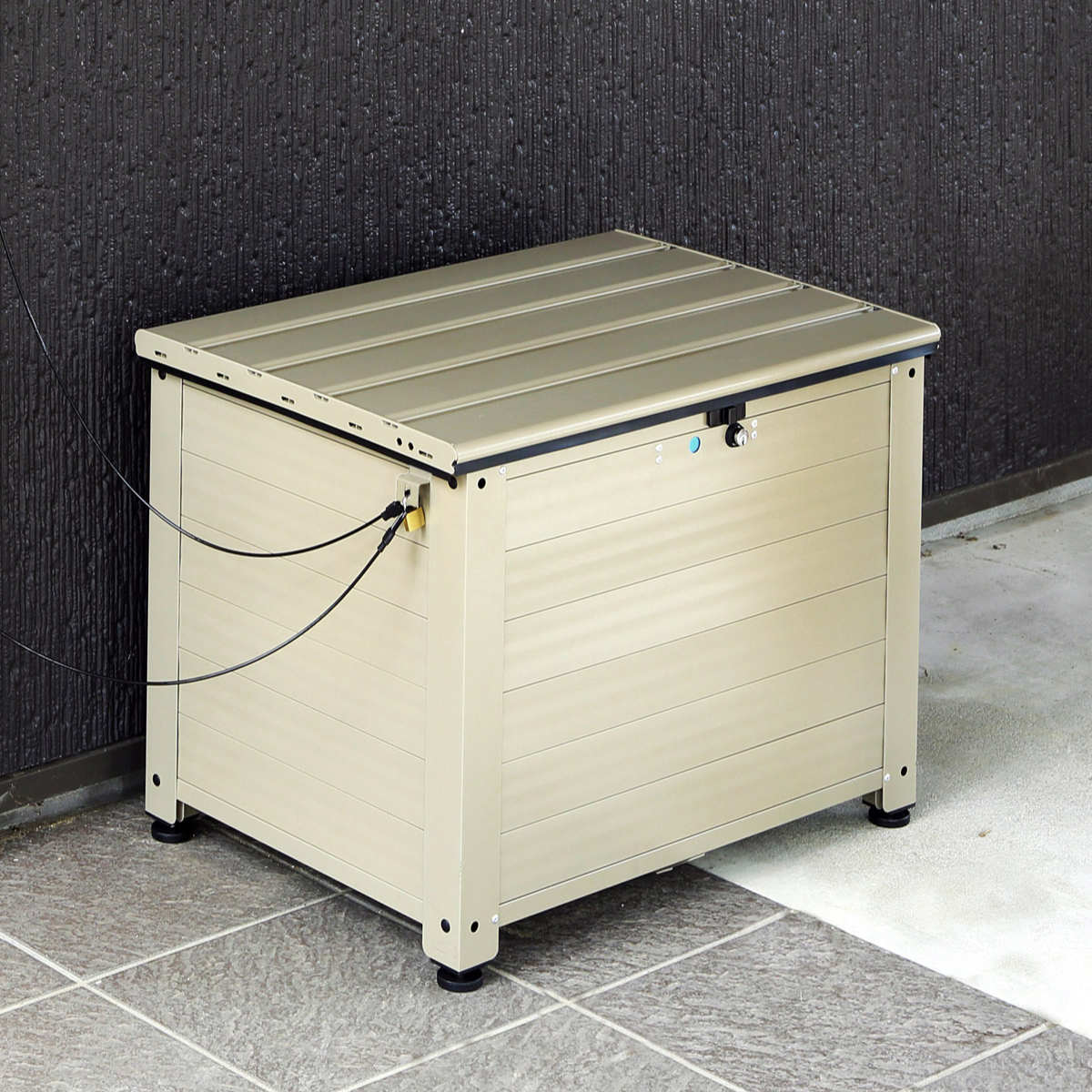 宅配ボックス アルミベンチ型宅配ボックス レシーボ 幅64cm グリーンライフ 宅配 ボックス 宅配ポスト ベンチ型 大容量 置き配用ボックス メールボックス 宅配BOX ワイヤー 南京錠