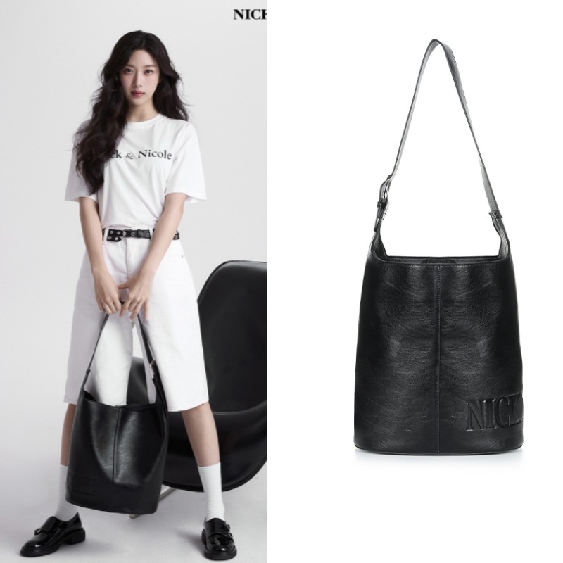 NICOLE LEATHER BUCKLE BUCKET BAG_BLACK