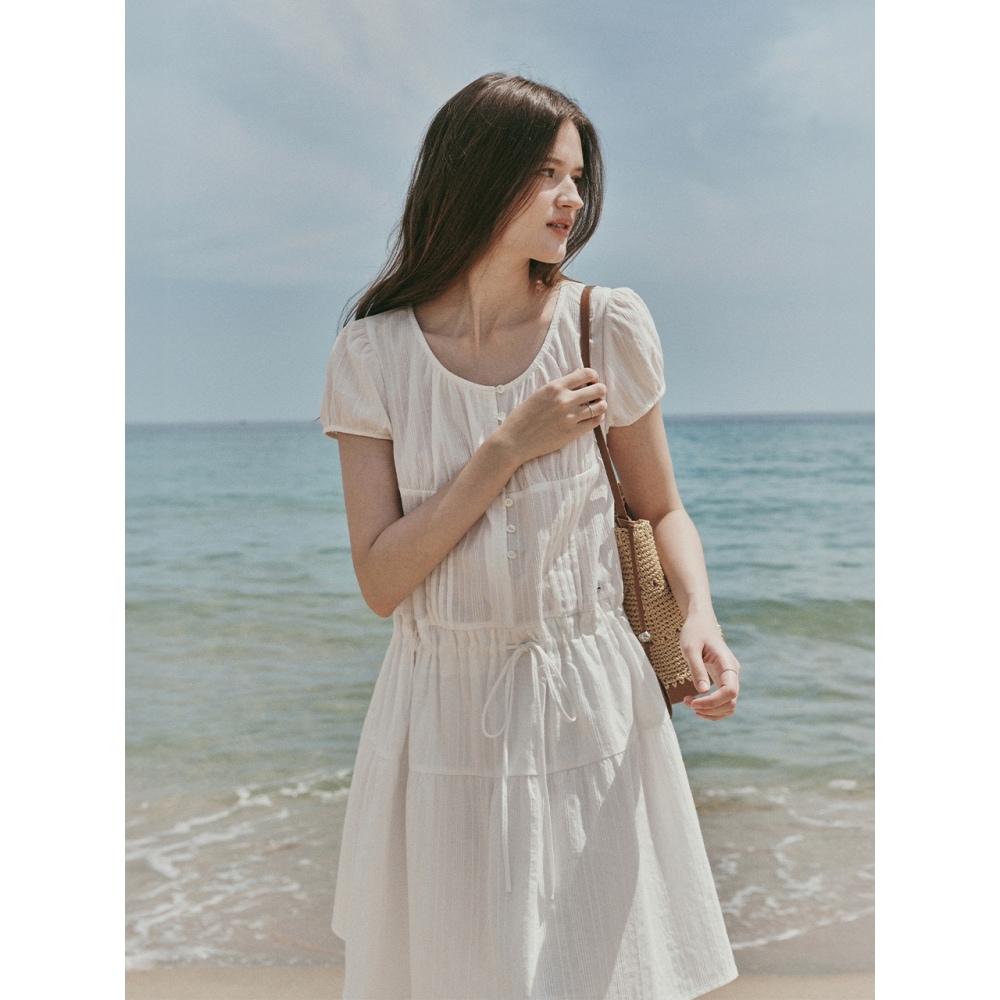 OSTKAKA ドローストリングシャーリングミニドレスアイボリー