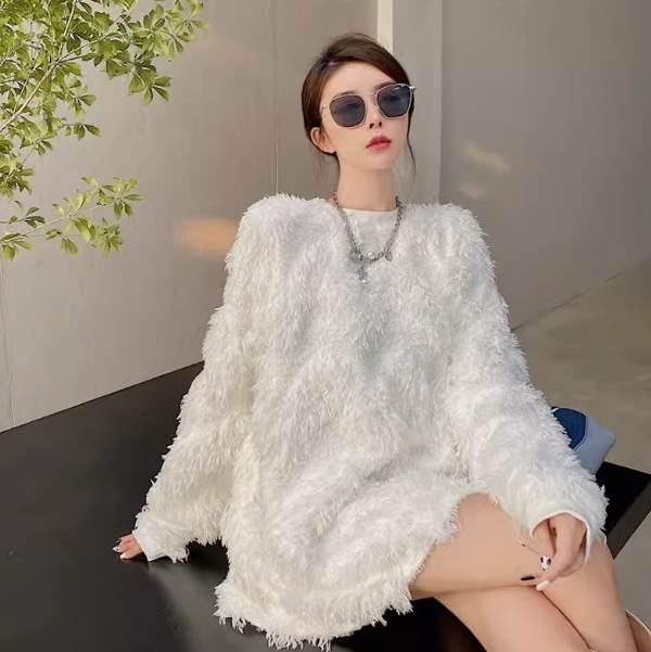 セーター ファーニット トップス プルオーバー クルーネック オーバーサイズ レディース かわいい 大人可愛い きれいめ 上品 こなれ感 シンプル カジュアル 主役級 存在感 個性的 レトロ デート