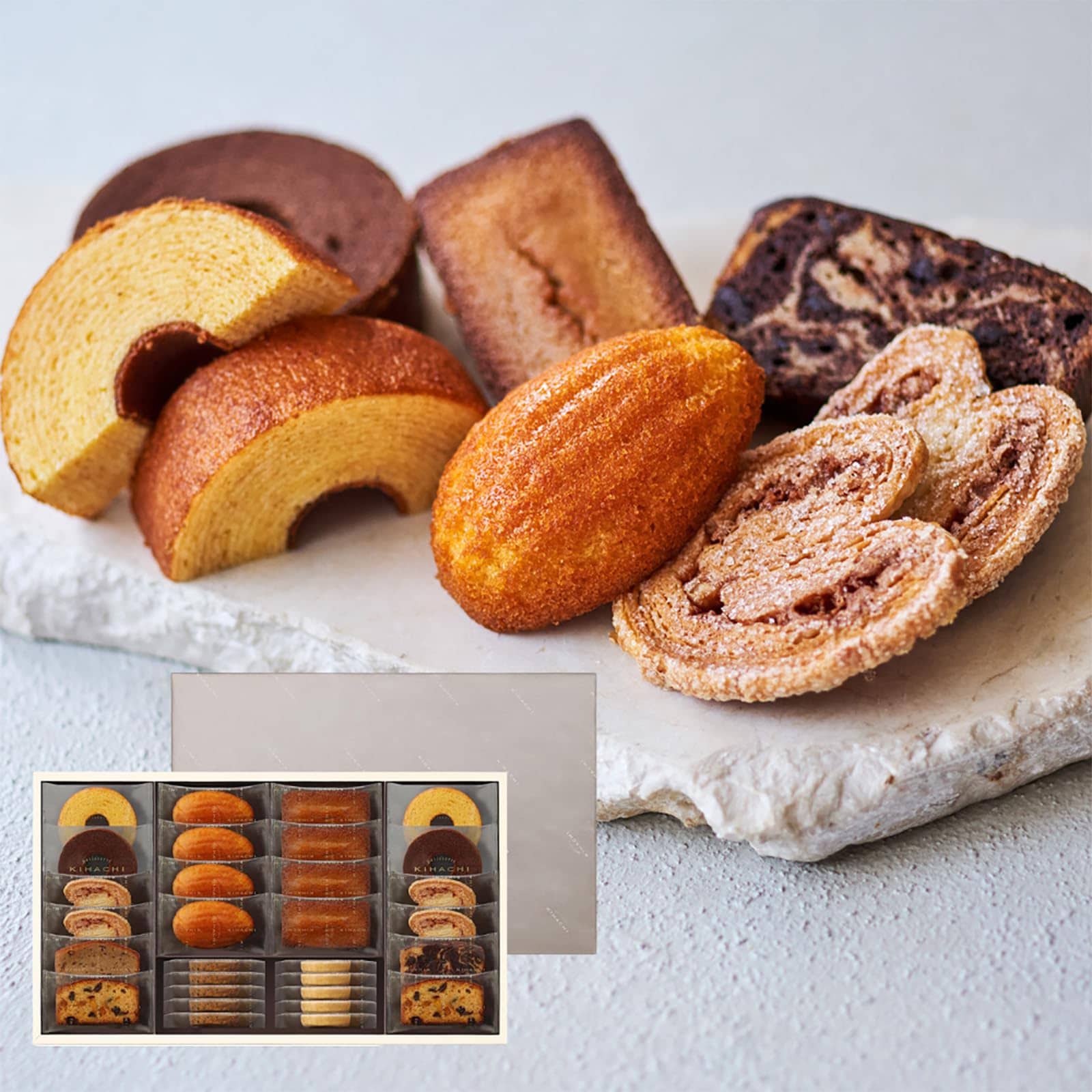 キハチ 焼菓子ギフト 10種30個 大切な方へ お土産 個包装 プレゼント お祝い お菓子 お返し 内祝い バームクーヘン フィナンシェ マドレーヌ パウンドケーキ クッキー 詰め合わせ 贈り物 ギフ
