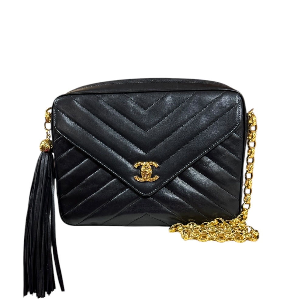 シャネル Vステッチ ショルダーバッグ ラムスキン ブラック CHANEL 中古 美品