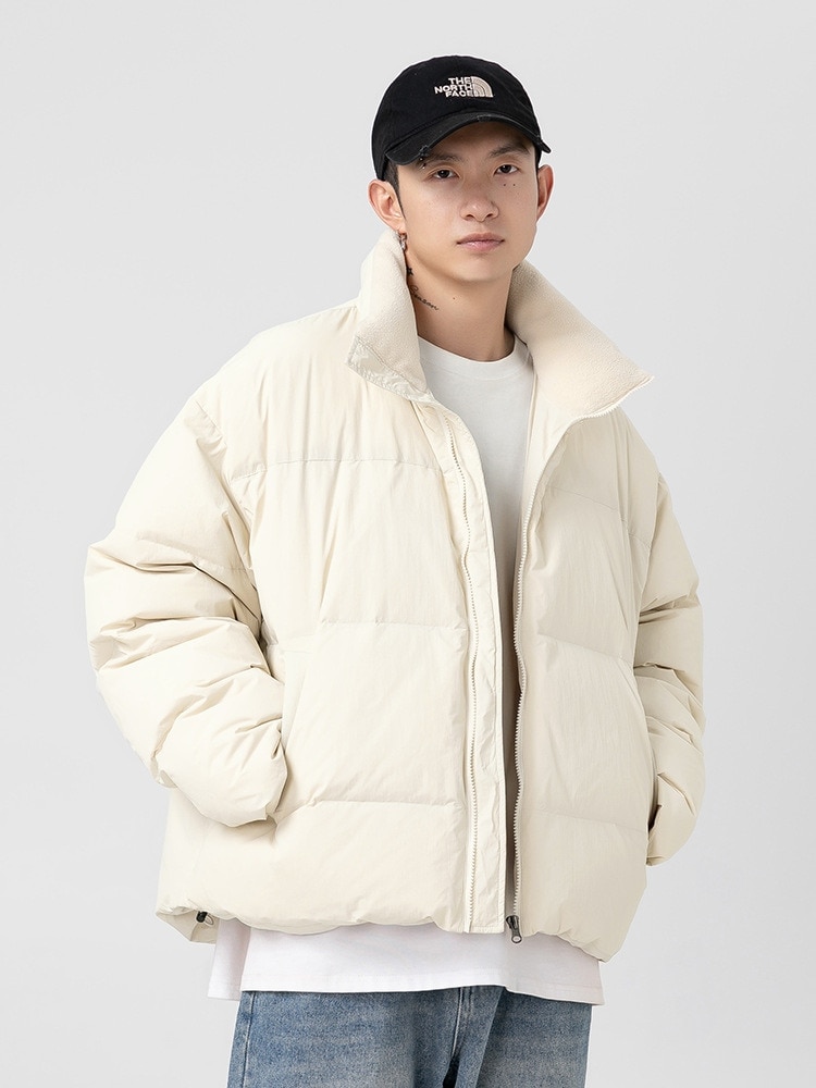 同じ段落の冬のカップルの緩い肥厚した暖かい白いアヒルの顔を持つ2オープン90ダウンジャケットの男性