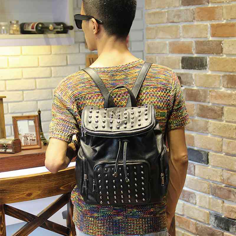 リュック メンズ アウトドア バッグ ビジネス リュックサック 秋 ビジネスバッグ スポーツ 通勤 冬 大容量 40L 通学 革 ビジネスリュック おしゃれ 軽量 撥水 ブランド 大学生 夏 PC パ