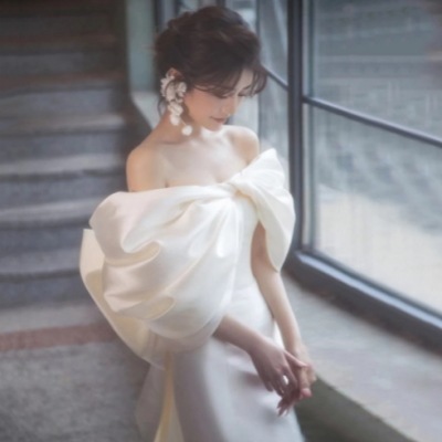 【無.料 2025新入荷·高.品質】【豪華でロマンチックなデザイン！】ウェディングドレス 白 イブニングドレス パーティードレス ワンピース 二次会 結婚式 成人式 演奏会 花嫁