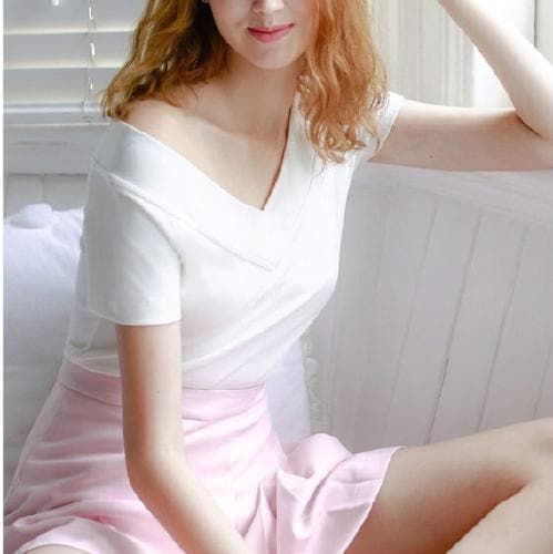 2185.Vネック トップス(ホワイト) 100,000円