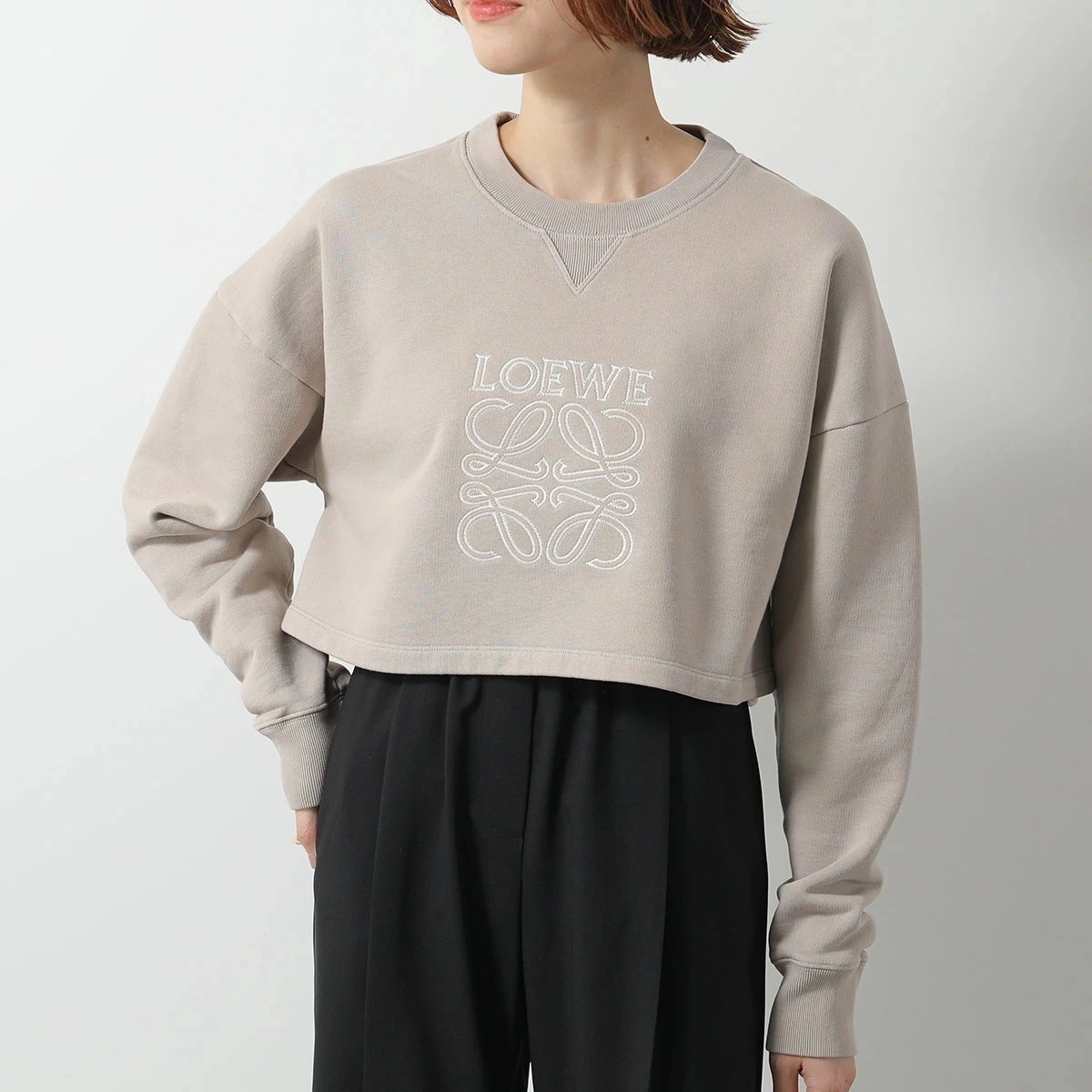 LOEWE ロエベ トレーナー S359Y24X47 レディース クロップド丈 アナグラム ロゴ刺繍 クルーネック スウェット 2210/DARK-BEI