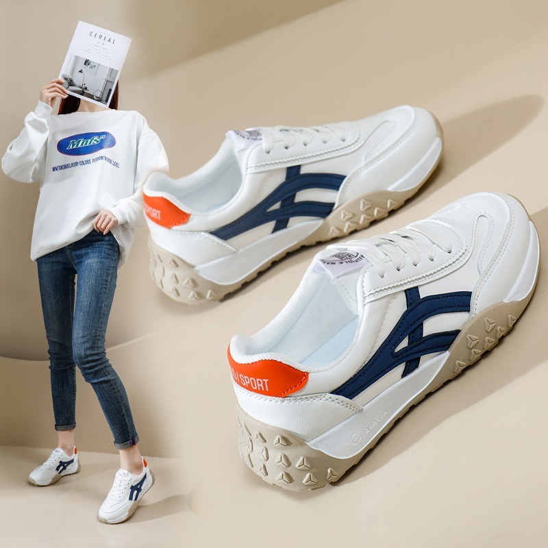 阿甘靴女秋春の新作ランニングスニーカーカジュアルお父さん靴街で女を撮る