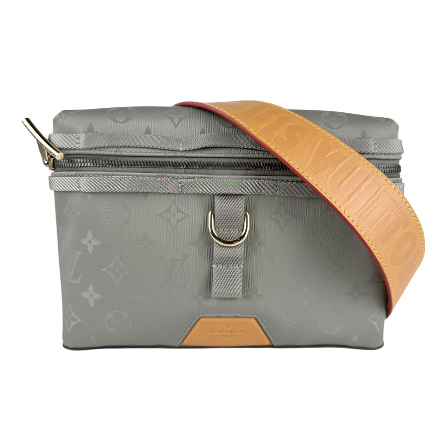 ルイ ヴィトン LOUIS VUITTON ショルダーバッグ モノグラム チタニウム メッセンジャーPM ナイロンキャンバス グレー メンズ M43889 z7423