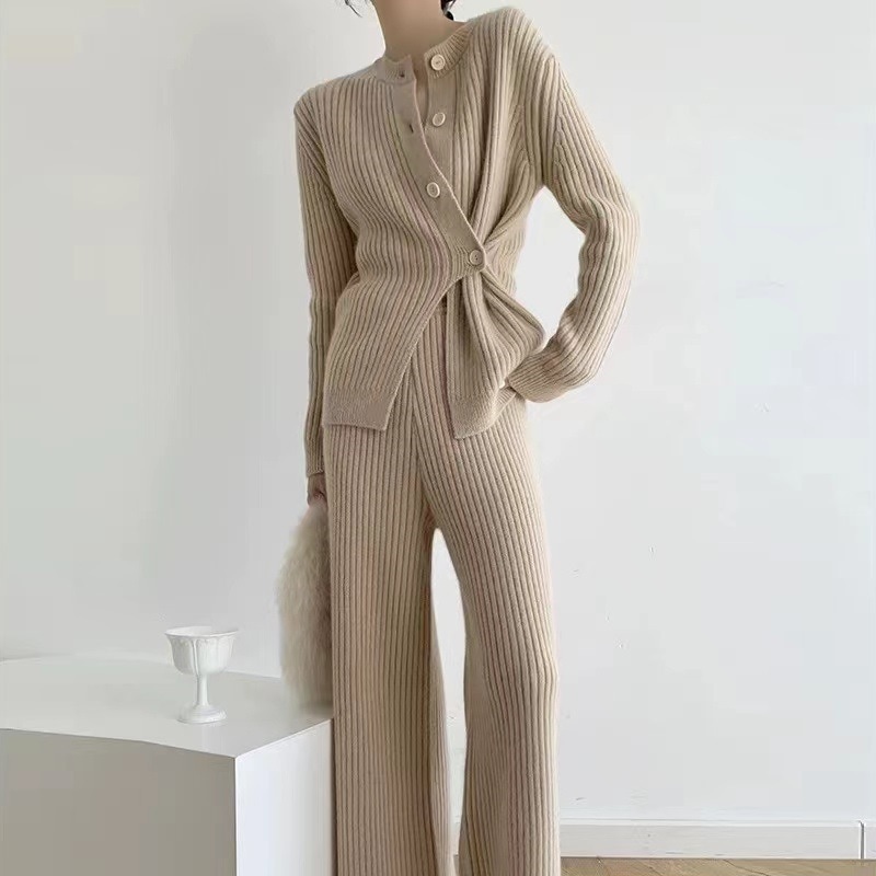 カジュアルスーツレディース春秋2025新不規則ニットカーディガントップスストレートワイドパンツ2点セットセットアップ