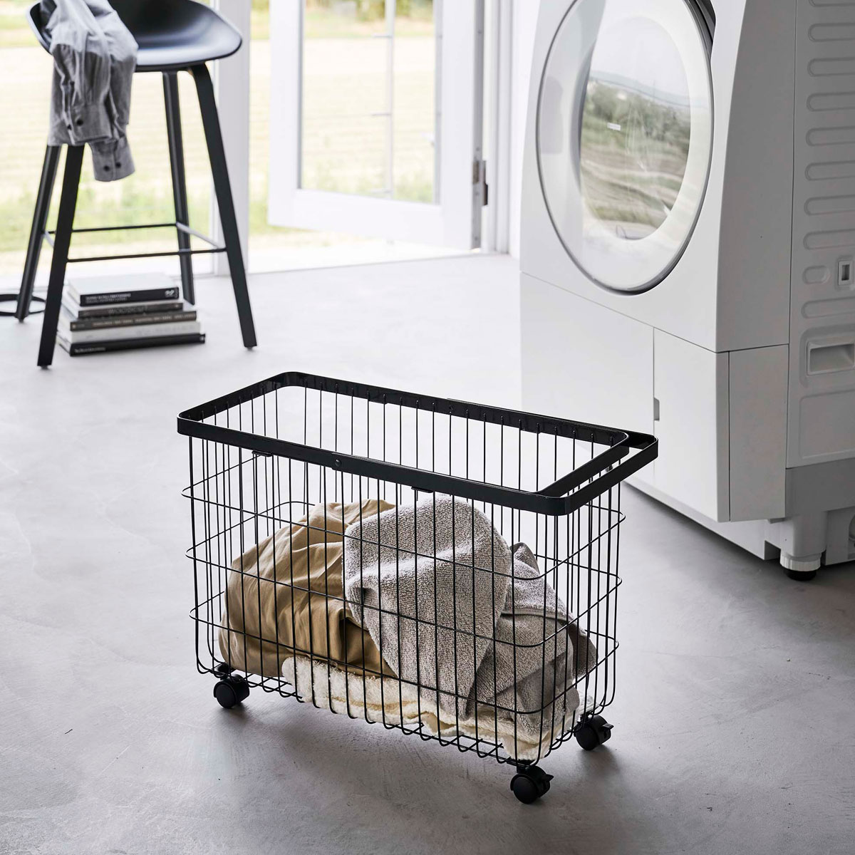 ランドリーワゴン 山崎実業 TOWER タワー ランドリーバスケット キャスター付き ワイド＆ロー ブラック 6,699円