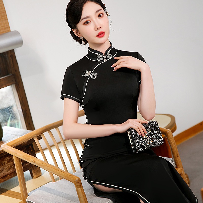 ワンピースドレスドレスブラックロングチョンサム2025春と夏の中年と年配の女性サイド8ボタンスタンドカラーチョンサムマザーバンケット衣装