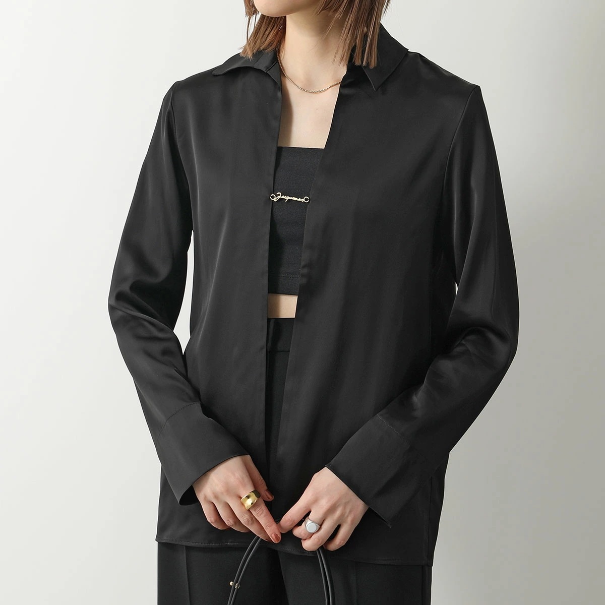 JACQUEMUS ジャックムス シャツ La chemise Notte 213SH103 1000 レディース サテン ロゴチャーム オープンカラー 長袖 990/BLACK