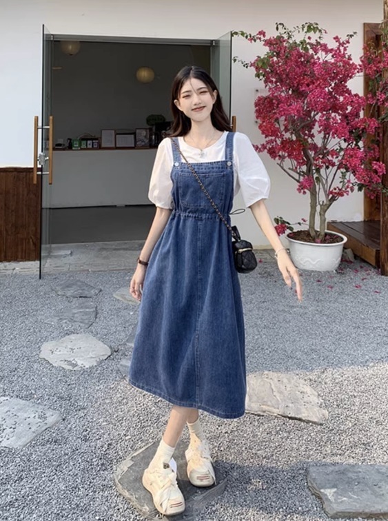 スカート ジャンパースカート 膝下 ミディ丈 袖なし スクエアネック 襟なし Aライン ウエストマーク ポケット デニム ブルーデニム かわいい 大人可愛い きれいめ シンプル カジュアル 大人 上品