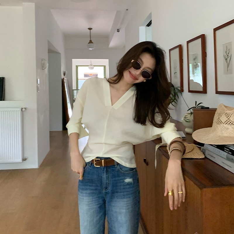 夏の光とゆるい5部構成のスリーブシフォン削減トップスモールシャツの長いxierフランスのvネック女性シャツ