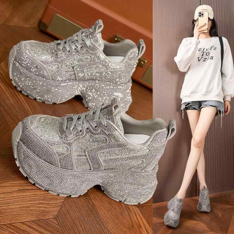 厚底 スニーカー キラキラ ラインストーン かっこいい 韓国系 ダッドスニーカー 個性的 黒 ブラック グレー シルバー 輝く クリスタル スタッズ 目立つ 高級感 オルチャン系 女子 ハイテクスニー