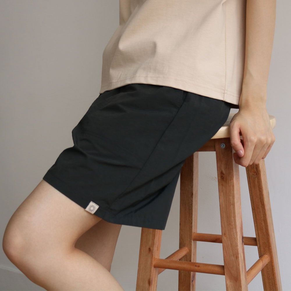 Woman / Recycle Nylon Short Pants / Charcoal