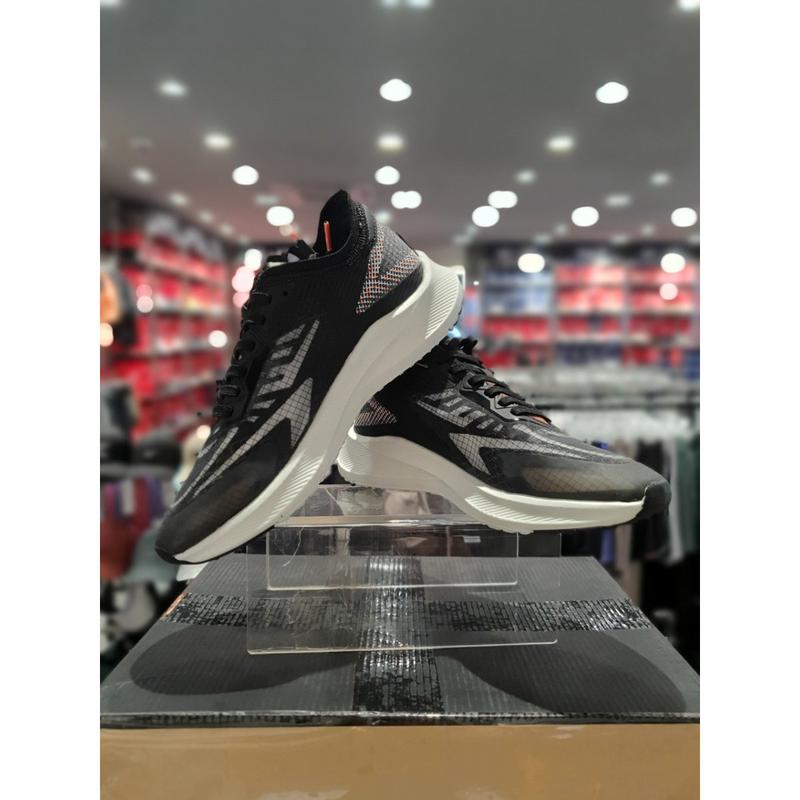 [驪州店] 女性用ランニングシューズ シャイナー101ブラック S0US22S141