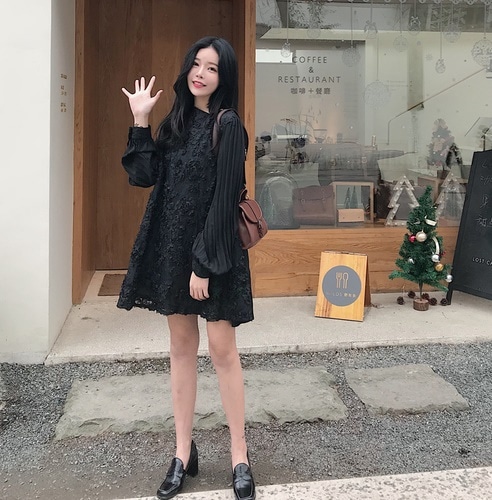 1324．3D花柄プリーツシフォンワンピース（ブラック）　上品 大人 かわいい 長袖 花柄 お呼ばれ 女子会