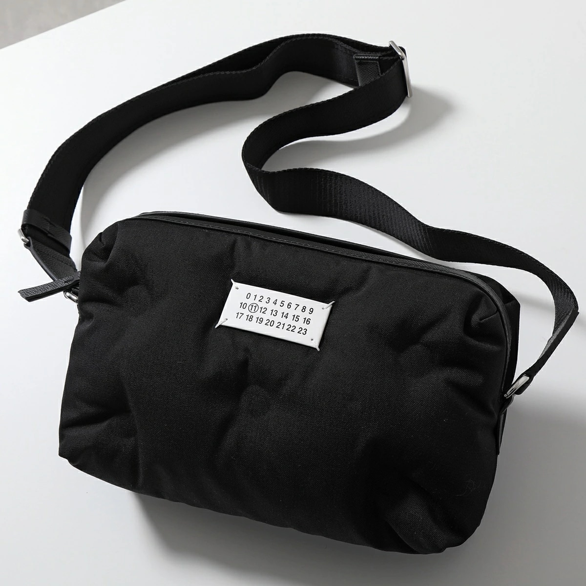 MAISON MARGIELA メゾンマルジェラ 11 ショルダーバッグ Glam Slam グラムスラム SB2WG0010 P1511 メンズ スポーツ カメラバッグ 鞄 T8013