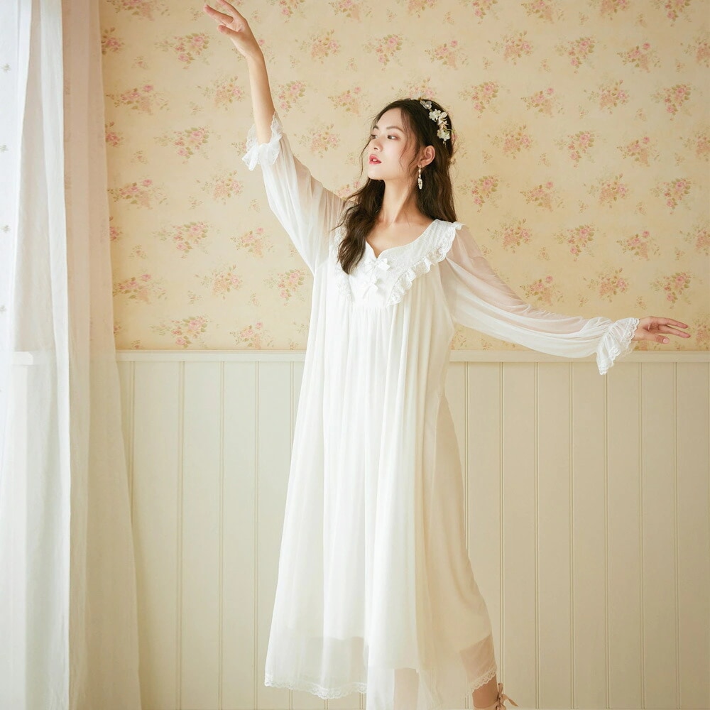 ホワイト レディース　パジャマ　長袖　ルームウェア レディース ナイトウェア ナイトドレス　春秋　ガウン　コットン　 かわいい　ホームウエア　女性