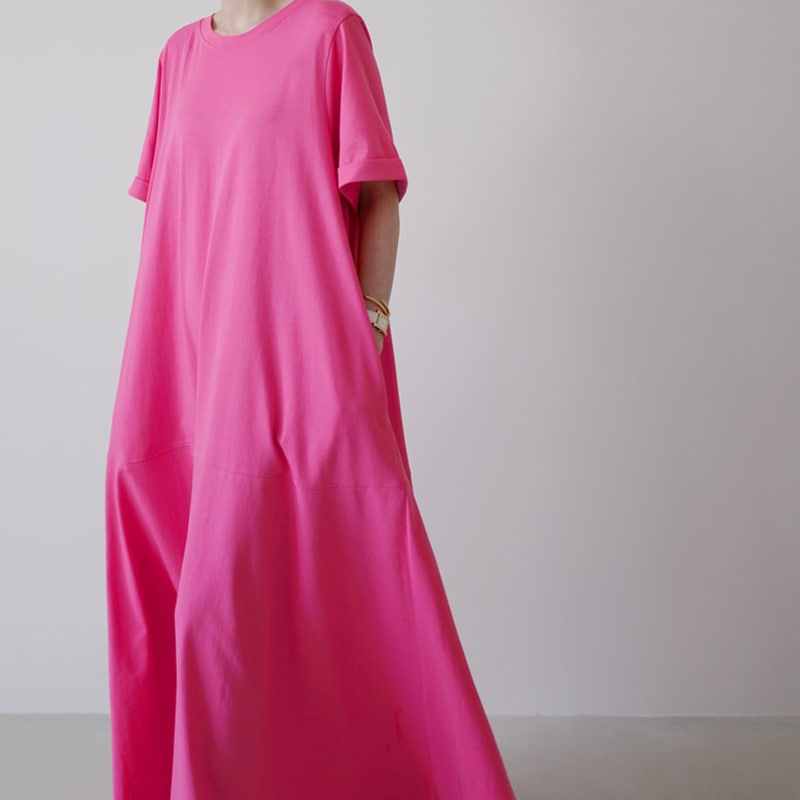 ワンピース Tシャツロングスカート ロングスカート 膝下 マキシ マキシ丈 袖あり 半袖 ラウンドネック 襟なし ワイド スマート ポケット 伸縮性 薄手 シンプル おしゃれ お洒落 ラフ 無地 春