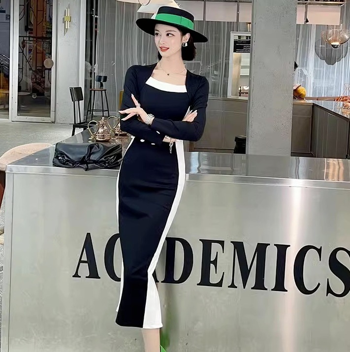 ワンピース ロング ロング丈 袖あり 長袖 スクエアネック スリム タイト 細身 切り替えデザイン ドッキング ハイウエスト 大人可愛い おしゃれ お洒落 かっこいい レトロ 個性的 無地 チェック柄