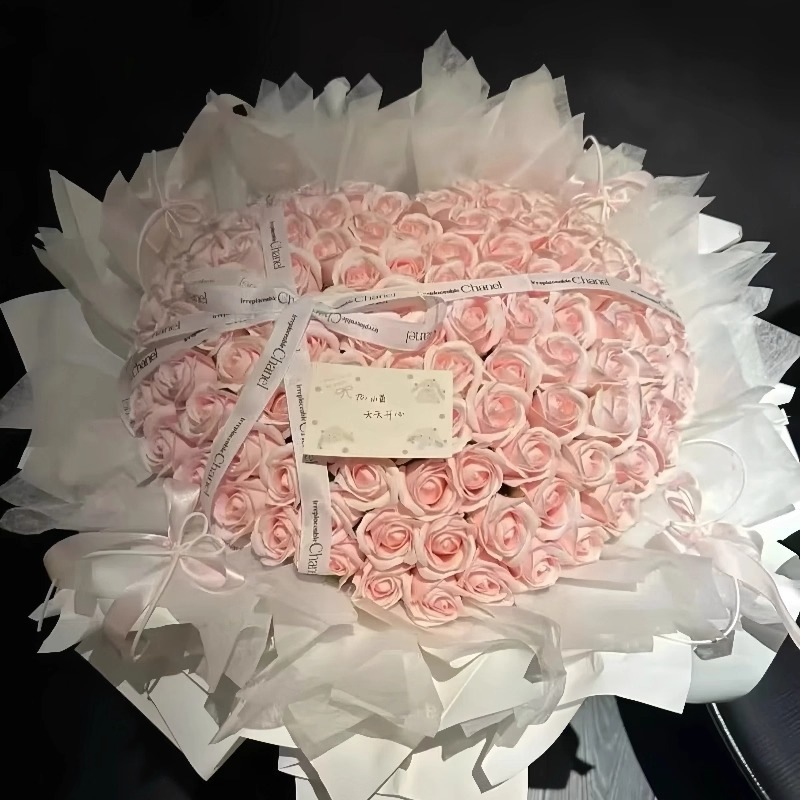 卒業シーズン贈り物 【急速出荷】中国のバレンタインデー用のピンクのバラガールフレンドへの模擬バラの花束親友への誕生日プレゼントドーパミンブーケ2つの方がお得です