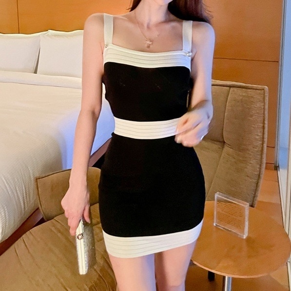 ミニタイトワンピース タイトワンピース ワンピース ミニ丈 細身 胸元 ウエストマーク 韓国 レディース オルチャン バイカラー 袖なし スリム タイト 可愛い かわいい 大人可愛い 大人