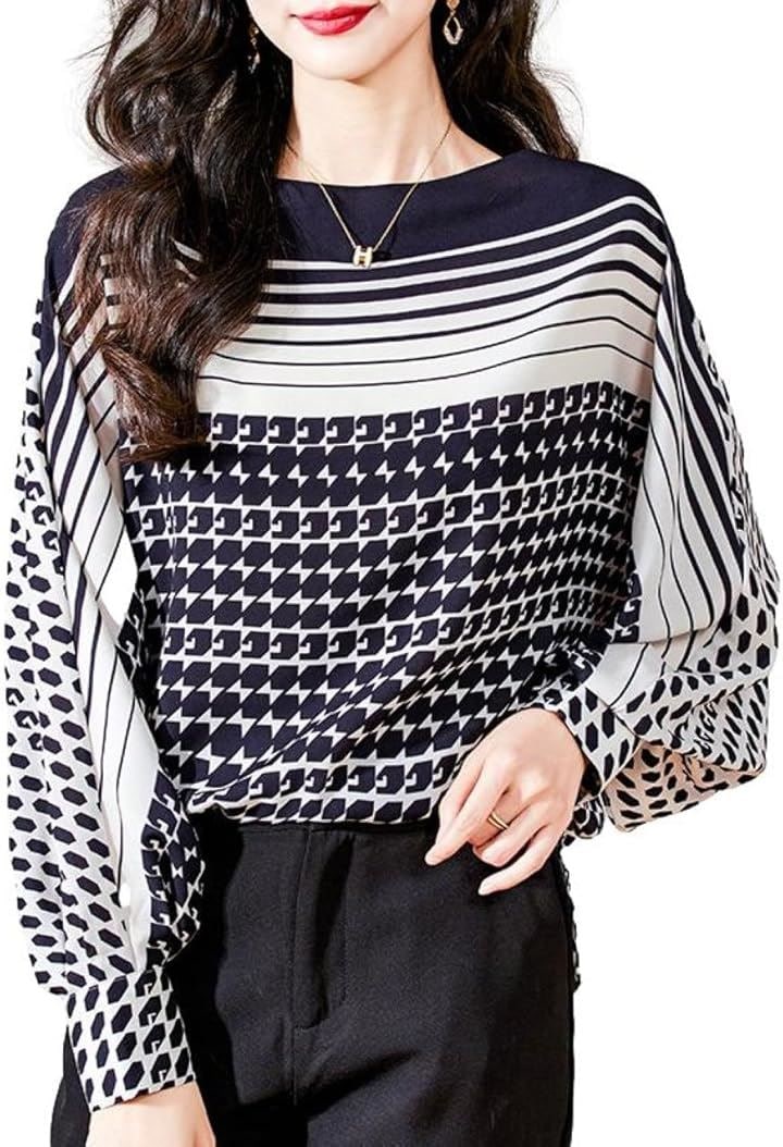 プリントブラウス 幾何学柄 レディース プルオーバー ルーズシルエット ドルマンスリーブ 長袖 ボートネック ゆったり シルキー 甘辛ミックス シック 大人かわいい 体系カバー(M)