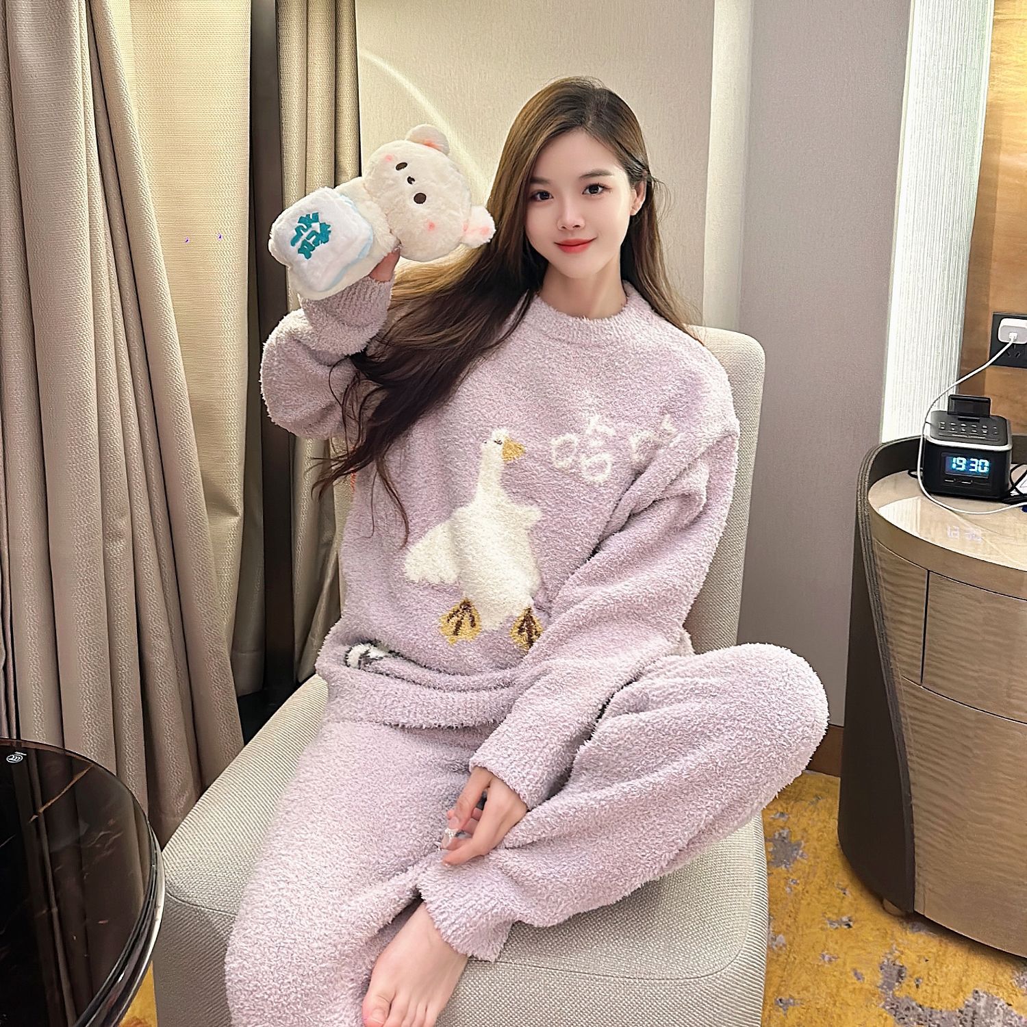 2024秋冬ハーフベルベットパジャマ女厚手可愛い丸首カバー頭ゆったりだるい部屋着女 4,722円