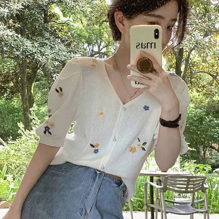 【超お得1つ買うと10個もらえる】メガ割夏でも着れる！サマーニット ニットウェア サマーニット 半袖Tシャツ レディースファッション ショートVネックトップ