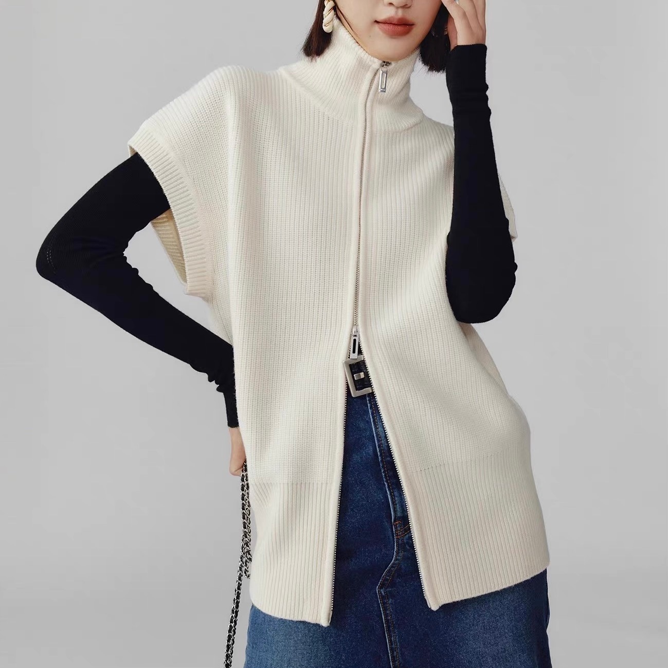 レディース トップス ニット セーター ロング 袖なし ノースリーブ ハイネック タートルネック オーバーサイズ もこもこ ふわふわ ふっくら ファスナー かわいい 大人可愛い きれいめ シンプル