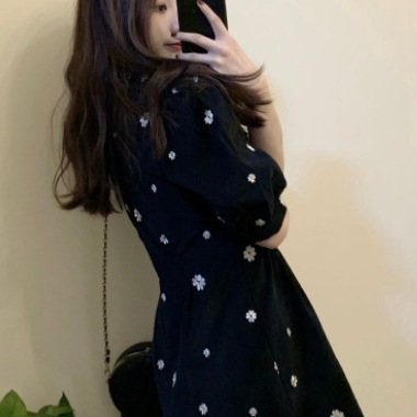ミニワンピース ミニドレス ワンピース ミニ ミニ丈 半袖 パフスリーブ Vネック かわいい