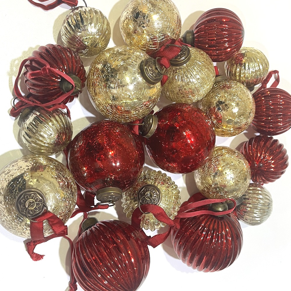 no brand ノーブランド 雑貨 ひび割れ加工 グラスボール 19点セット クリスマスオーナメント 大玉6個 中玉9個 小玉4個 ガラス ゴールド