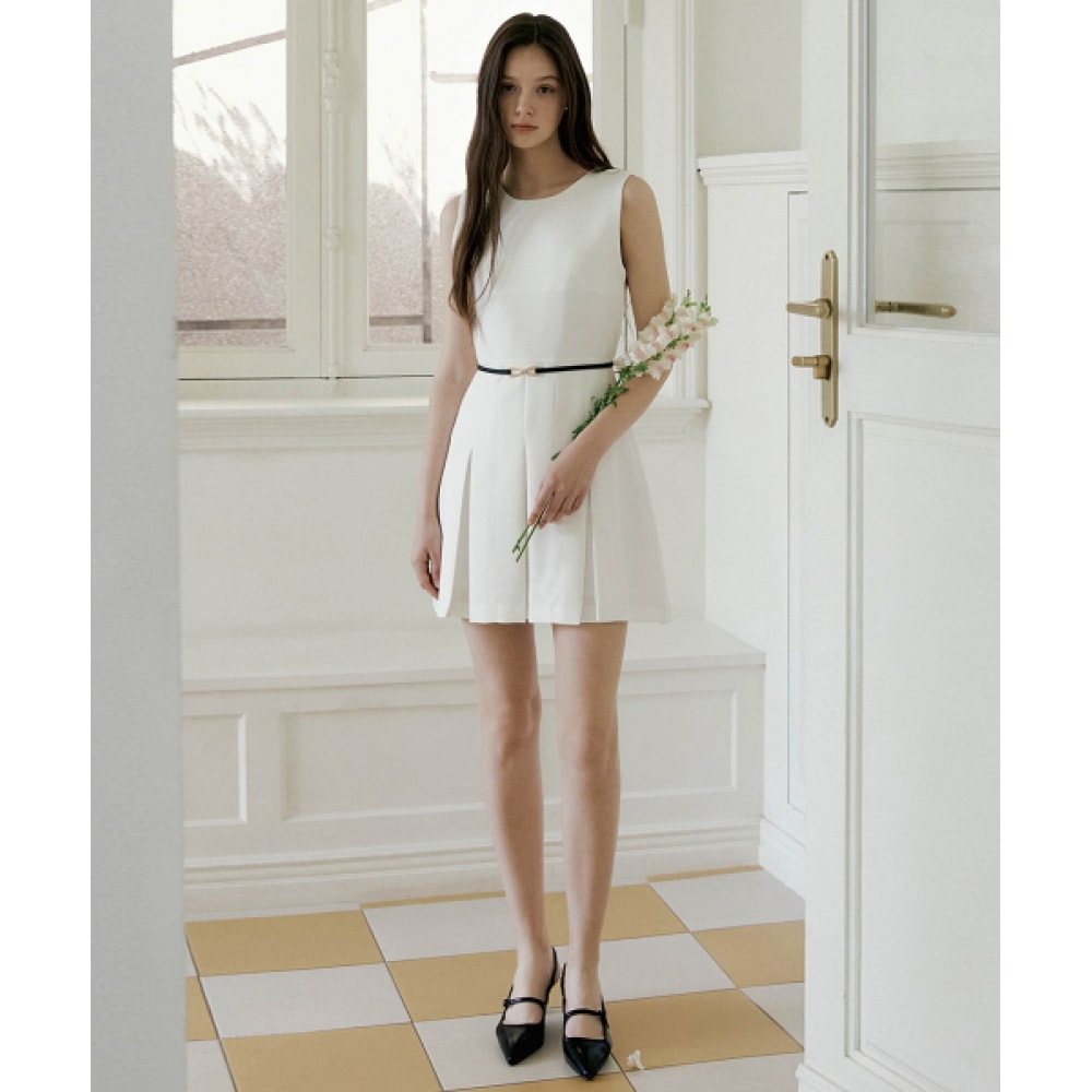 レボルグファーサマープリーツスリットミニトップスホワイト 21,296円