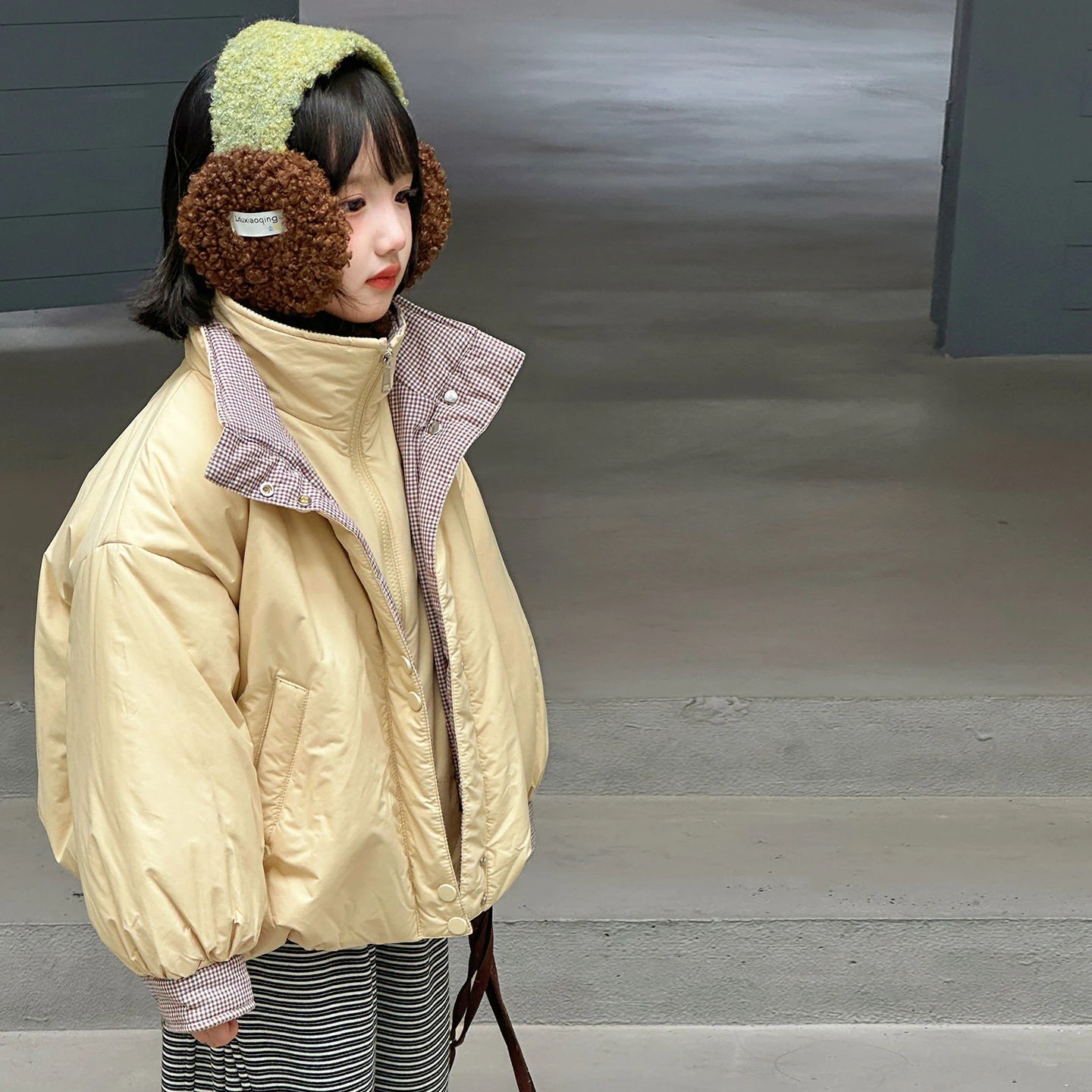 女の子中綿コート 冬季中綿入り加厚 韓国風女の子用 保温トップス 子供用冬装 キッズ　アウター