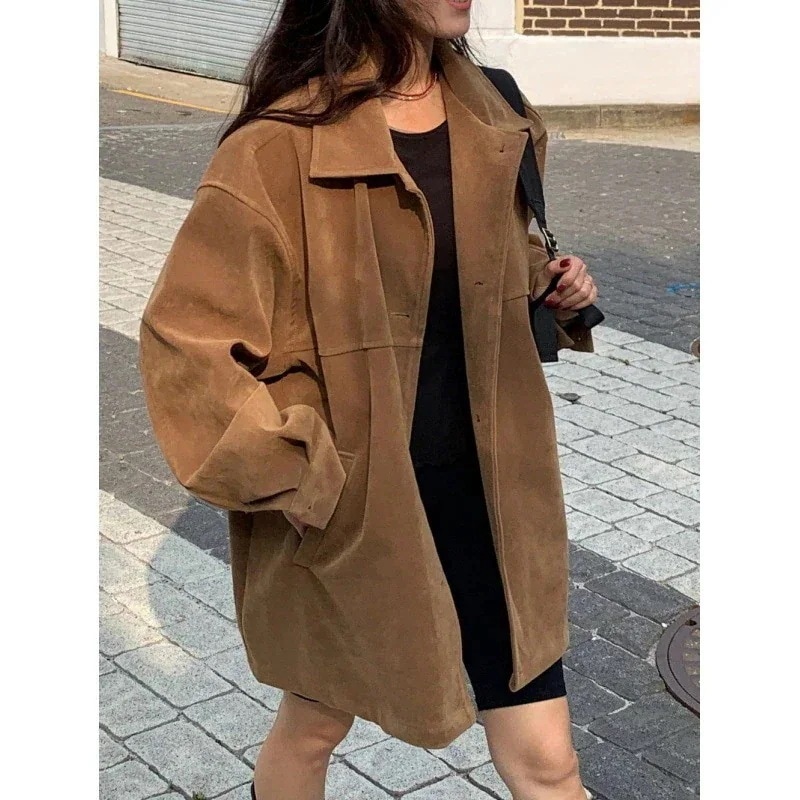 韓国ののファッショナブルなニッチデザインルーズで多用途な女性用長袖スエードジャケット1