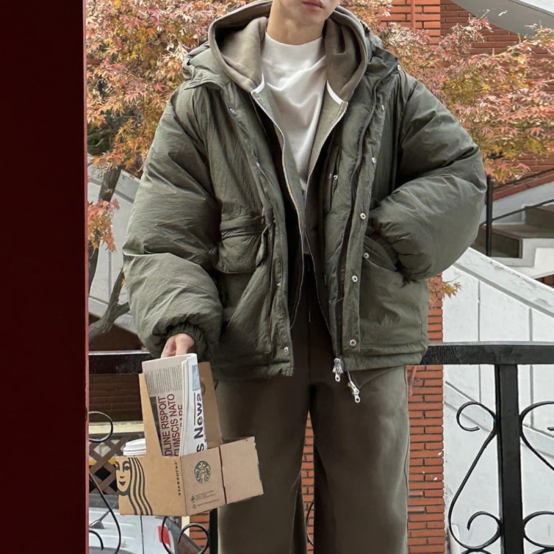 カジュアルな綿の服のトレンドの韓国語版の日本の短いセクションフード付きの綿のジャケットの男性の冬の緩い暖かいアウトドアセット